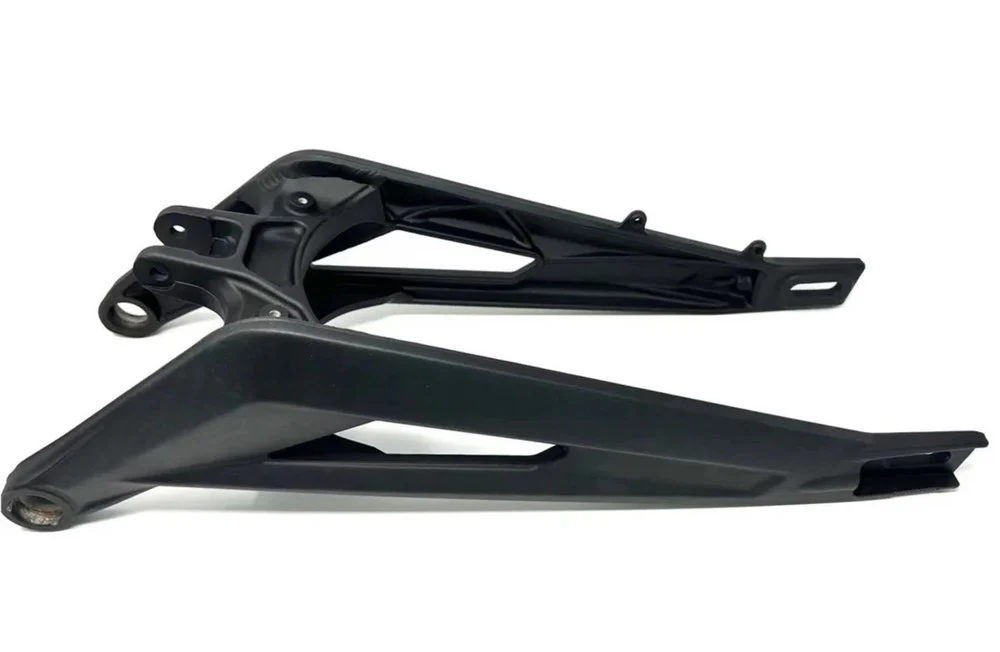 Surron Light Bee X/L1E - Swingarm Assembly (Black) (MPC: 61000-YQ2A-0000-Y4)