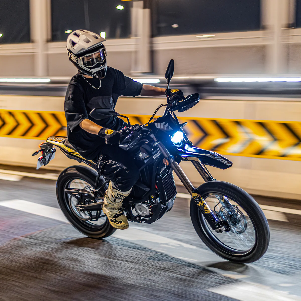 Surron Ultra Bee HP R - NZ Road Legal - Image 8